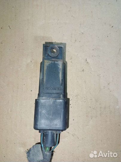 Реле свечей накала F1AE