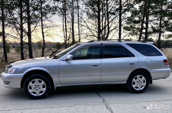 Toyota Mark II Wagon Qualis 2.5 AT, 1998, 250 000 км