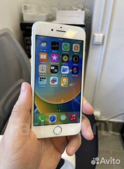 Телефон iPhone 8 64 gb