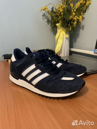 Кроссовки adidas ZX 700