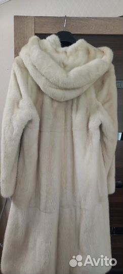 Шуба норковая белая с капюшоном 44