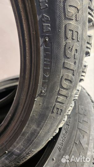 Bridgestone Blizzak Spike-01 215/50 R17 28C