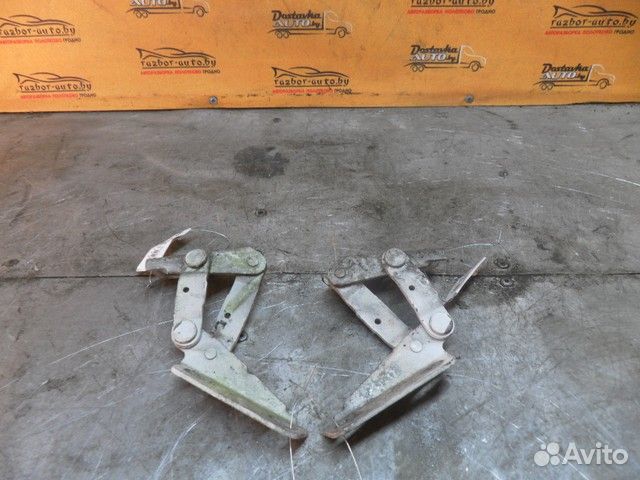 Петля капота Mercedes-Benz Sprinter W901-905 (1995