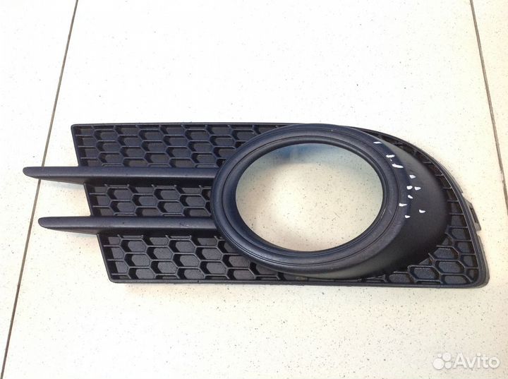 Решетка в бампер правая VW tiguan 2011 5N0853666E