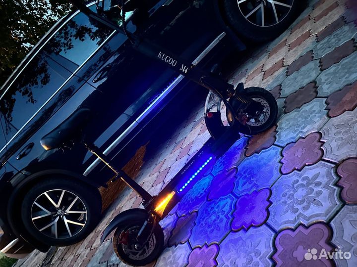 Электросамокат kugoo m4