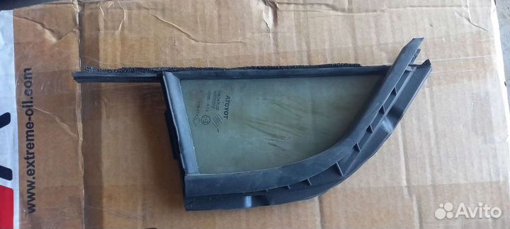 Форточка Toyota Yaris