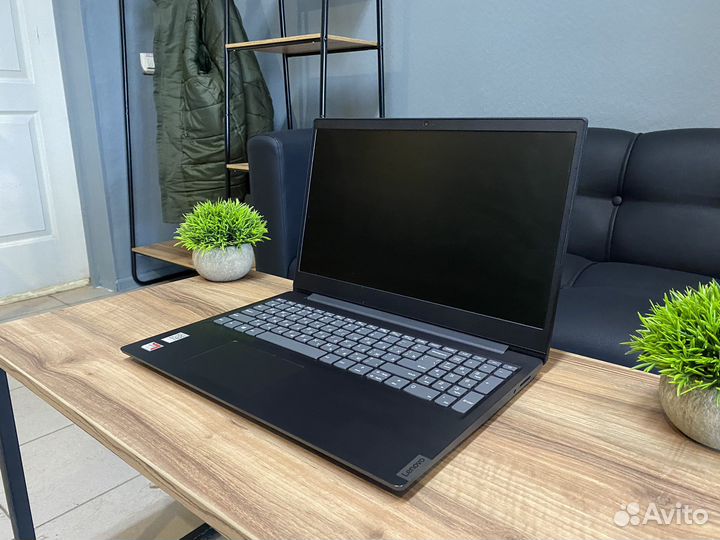 Lenovo шустрый 2020г AMD A4-9125 4gb 128gb SSD