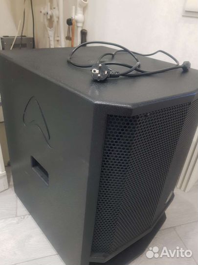 Активный сабвуфер