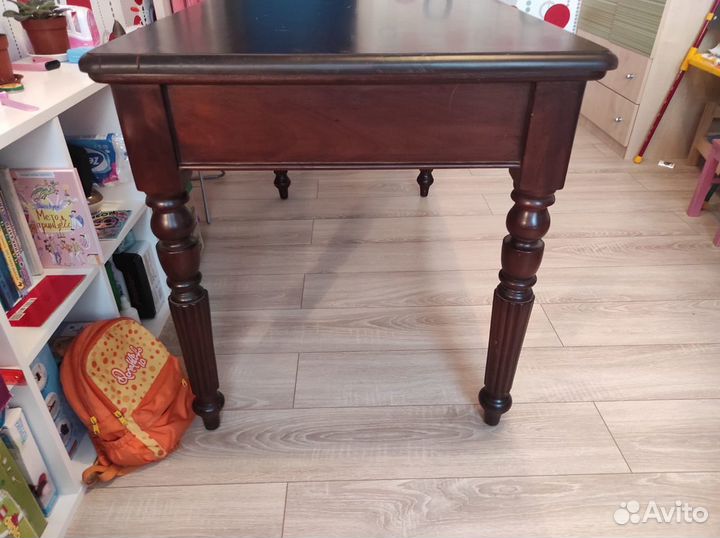 Письменный стол