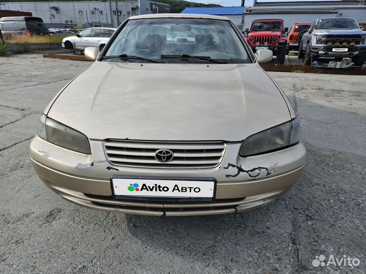 Toyota Camry 2.2 AT, 1998, 452 000 км