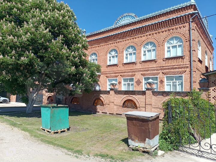 Дом 440 м² на участке 8 сот.