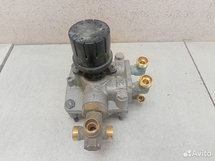 Клапан ускорительный