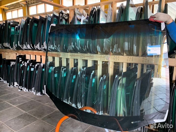 Лобовое стекло на Форд Фокус 2