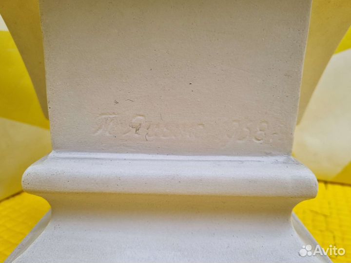 Бюст Ленин 1985г. И.10469