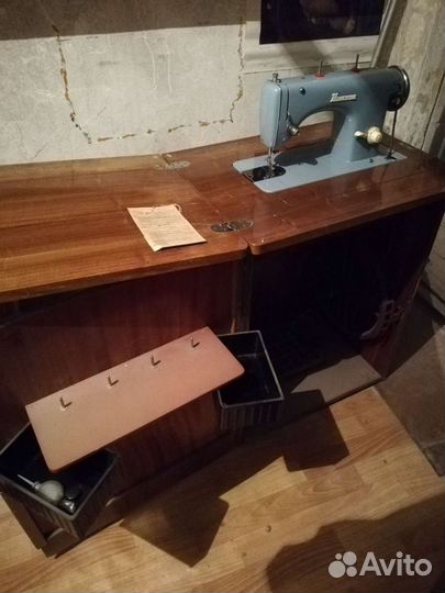 Швейная машина minerva