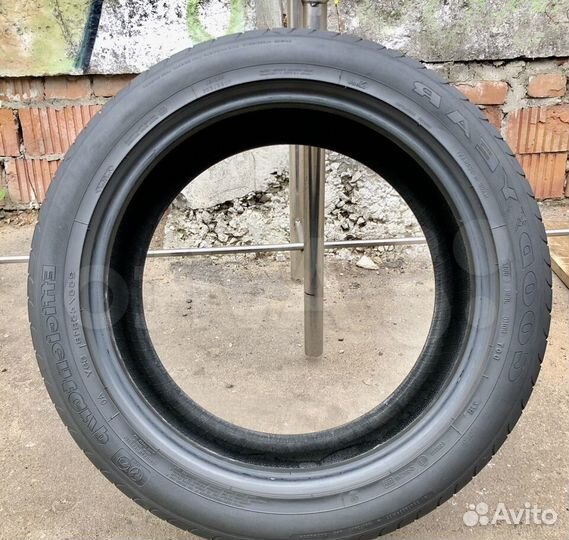 Goodyear EfficientGrip 255/45 R18