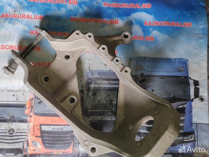 Кронштейн подвески кабины передний правый Scania