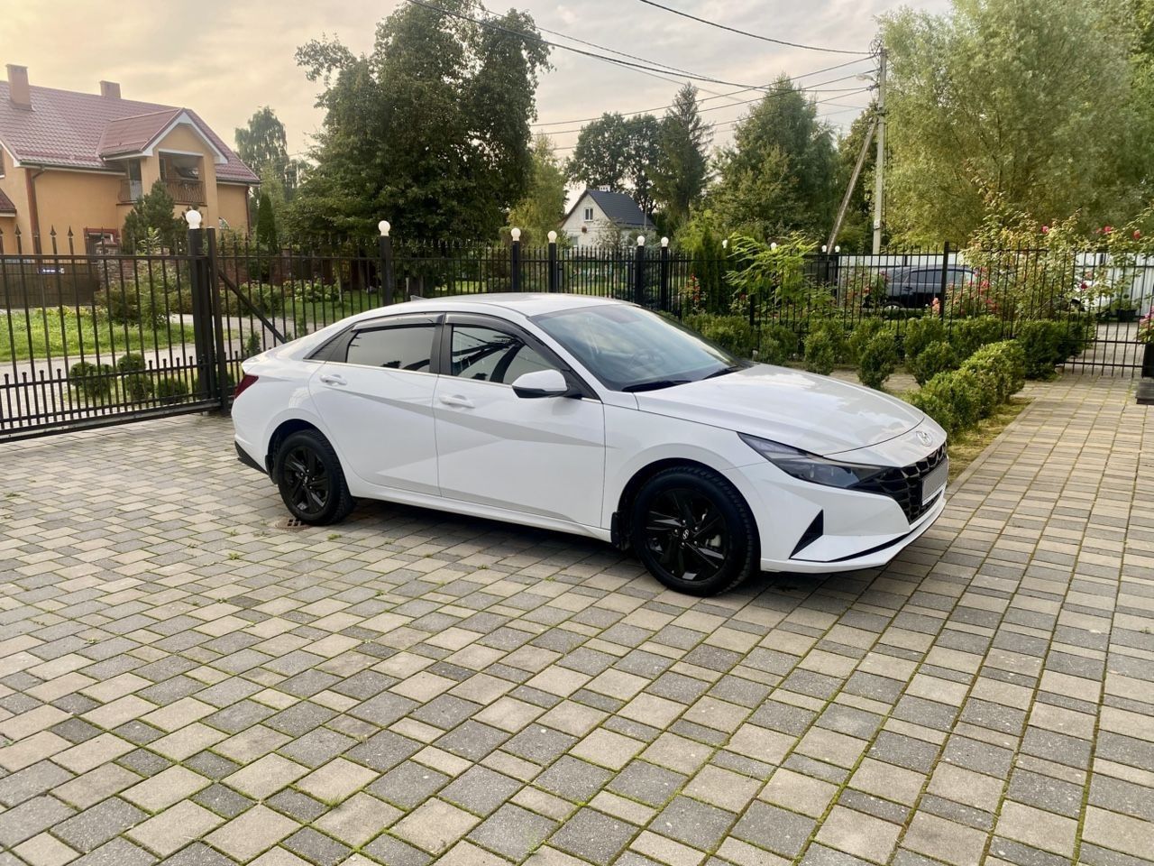 Hyundai Elantra: фото владельца