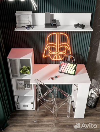 Компьютерный стол белый