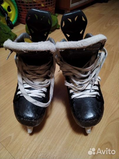 Хоккейные коньки bauer
