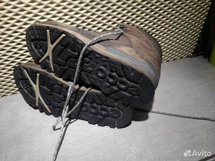 Ботинки трекинговые ecco оригинал 42