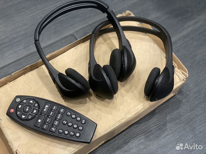 Наушники и пульт для мультимедии Escalade 3 06-14г