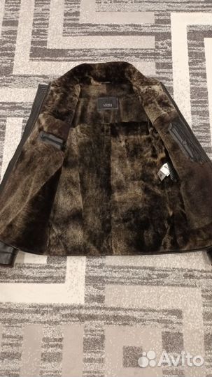 Кожаная куртка мужская 48 50