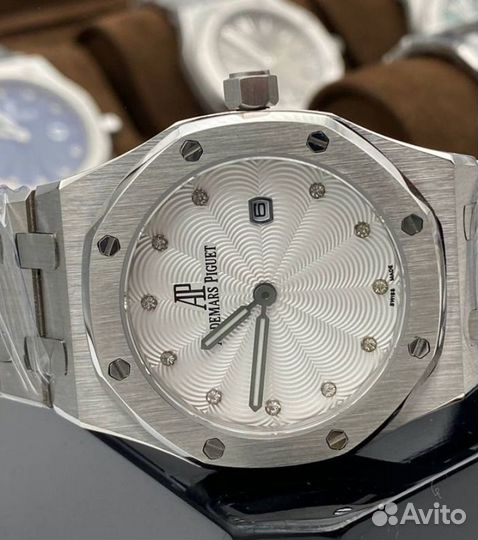Женские часы Audemars Piguet белые