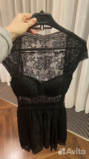 Вечернее платье кружевное Guess