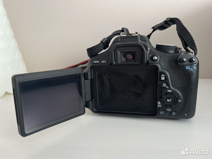 Зеркальный фотоаппарат canon 600d