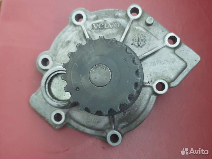Водяной насос(помпа) Volvo S60