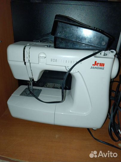 Швейная машинка Jem janome