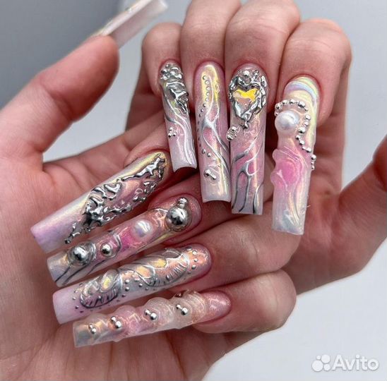 Модель на наращивание ногтей