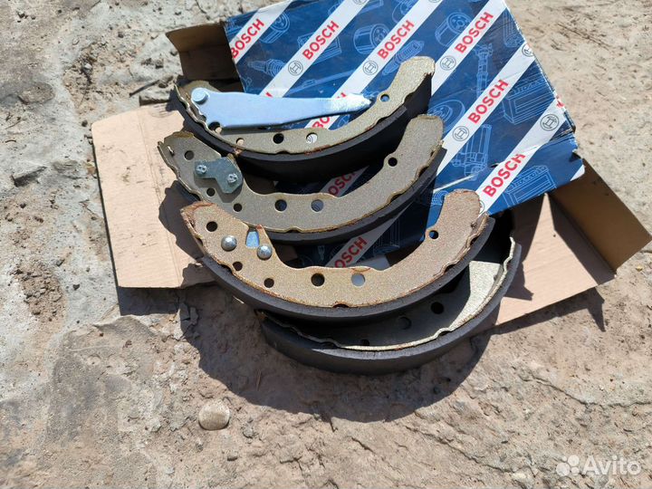 Колодки задние тормозные Bosch 986487281