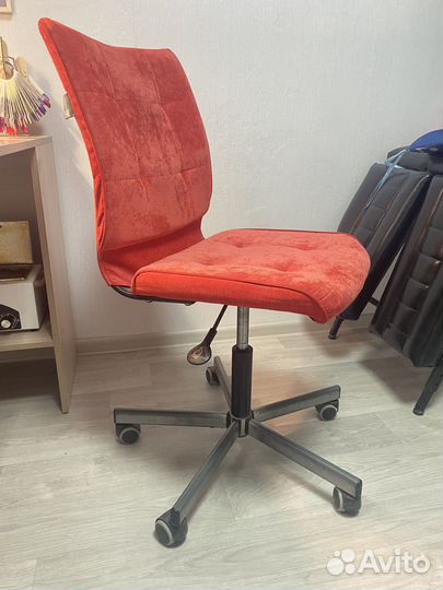 Офисное кресло