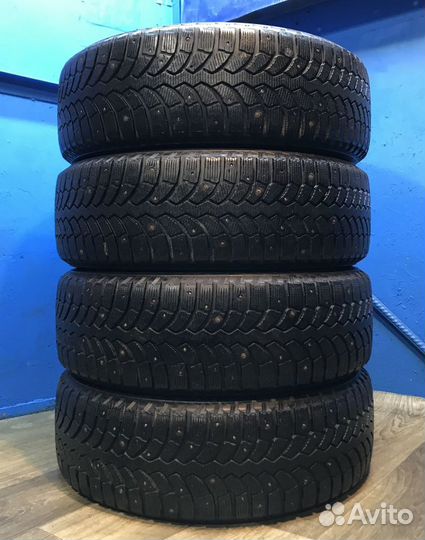 Bridgestone Blizzak Spike-01 235/65 R17