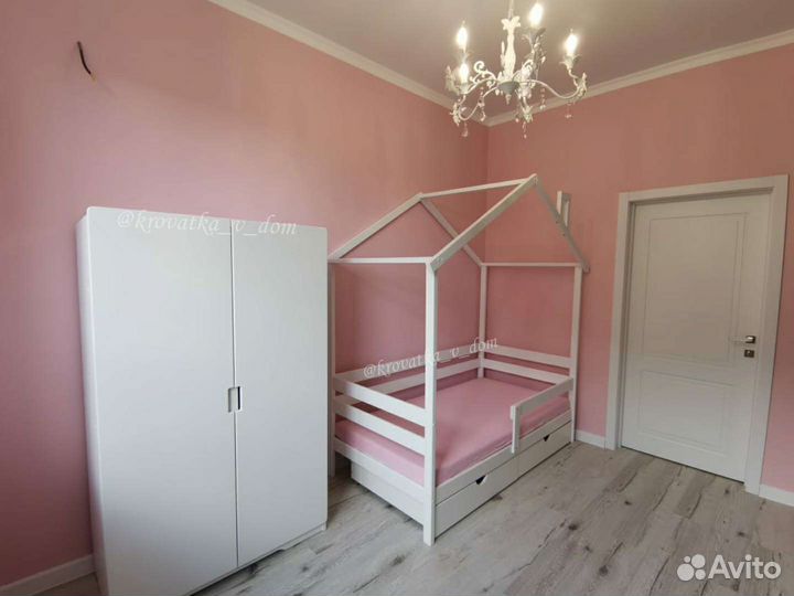 Шкаф в детскую