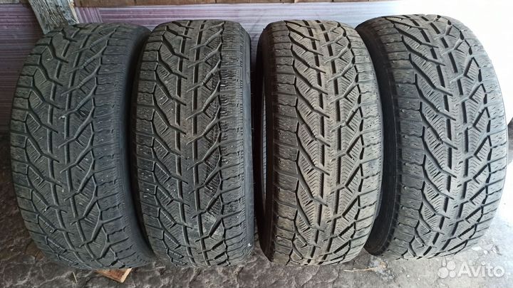 Tigar Winter 245/45 R18