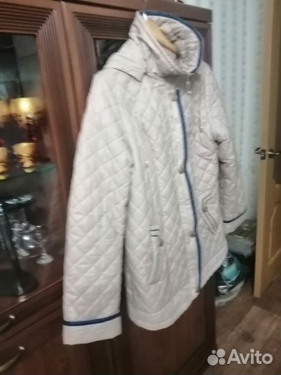 Куртка женская с капюшоном весна/осень б/у