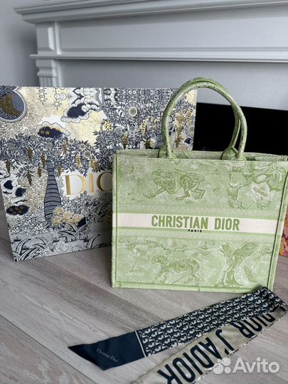 Сумка Dior Book Tote в наличии