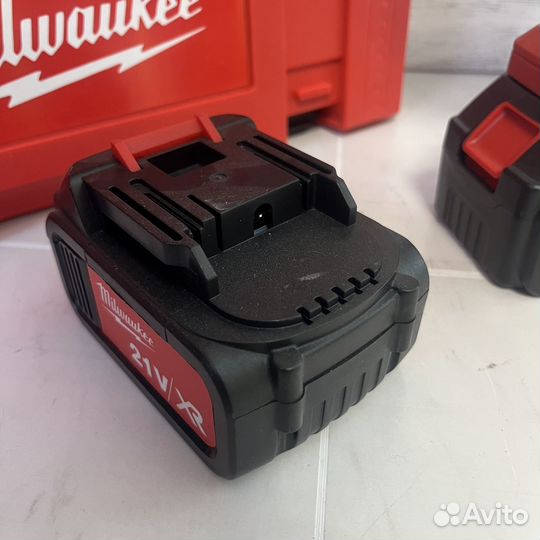 Гайковерт аккумуляторны Milwaukee 350 N.m