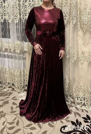 Вечернее платье