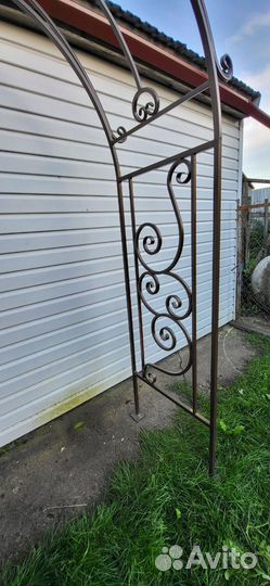 Садовая арка кованная