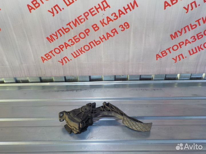 Педаль газа электронная Шкода Октавия Тур