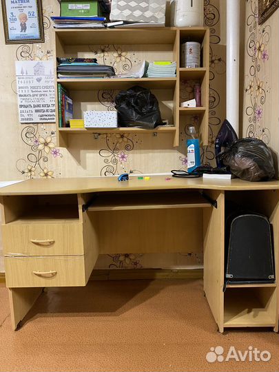 Письменный стол