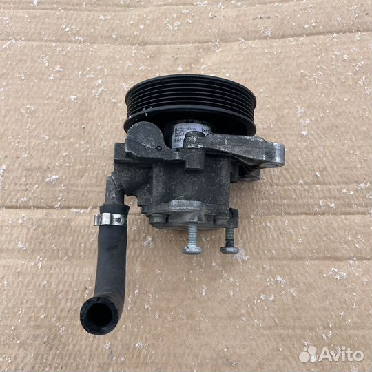 Насос гур N52 BMW E60 E90 E84