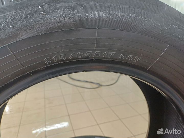 Yokohama BlueEarth RV02 215/65 R17