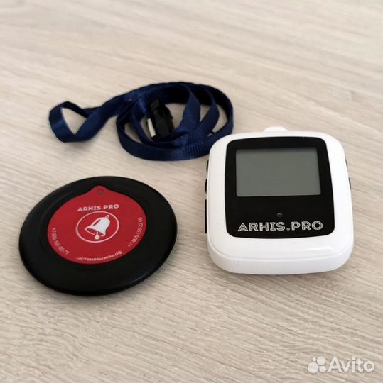 Кнопка вызова персонала и часы пейджер на клипсе