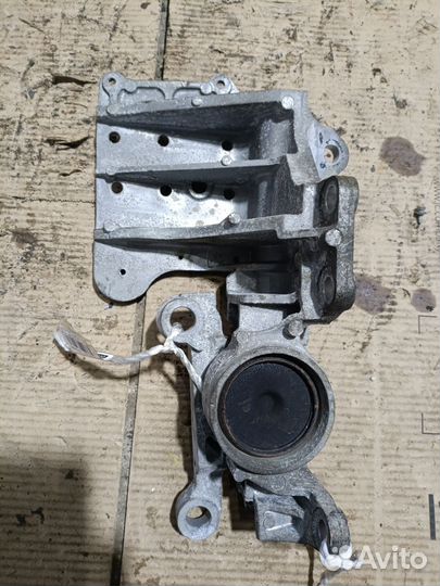 Подушка двс Nissan X-trail NT31 (Переднее Левое)