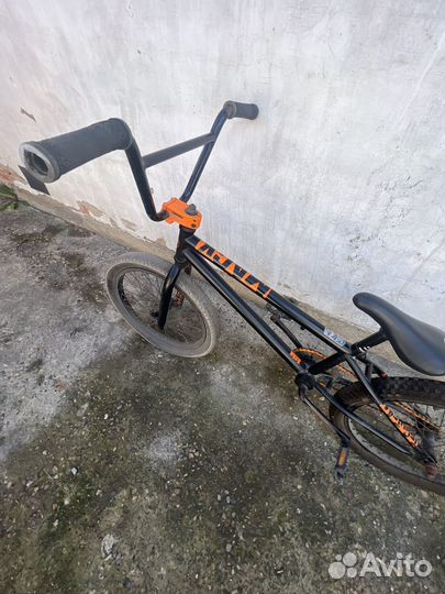 Трюковой велосипед BMX